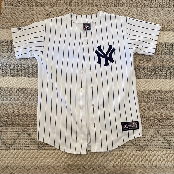 Genuine Merchandise Other - Youth large Yankees jersey